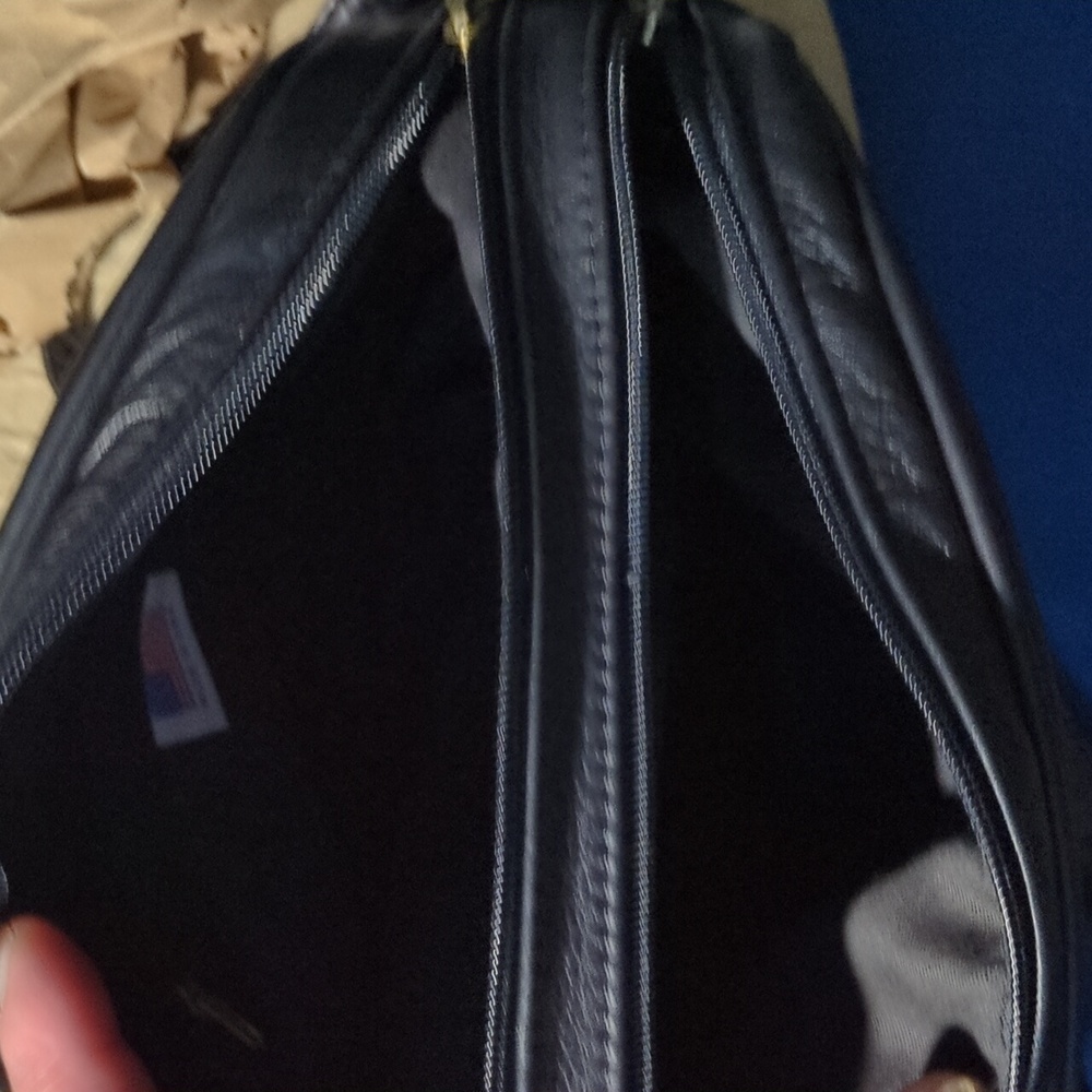 Vintage Stone Mountain Black Soft Leather Shoulder Bag Asking Only $20 Low Price - Picture 6 of 6